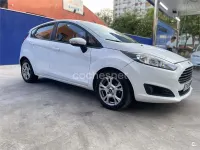 Usado Ford Fiesta Trend 100 CV (73 kW) 2014 Blanco Utilitario