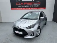 Usado Toyota Yaris 125 CV (91 kW) 2022 Gris / plata Utilitario