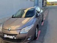 Usado Renault Mégane III Dynamique 106 CV (77 kW) 2010 Gris Utilitario