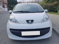 Usado Peugeot 107 Urban Move 68 CV (50 kW) 2008 Blanco Utilitario