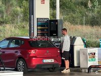 Usado Seat Ibiza Style 80 CV (58 kW) 2019 Granate Utilitario