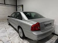Usado Volvo S80 Kinetic 185 CV (136 kW) 2006 Gris / plata Berlina