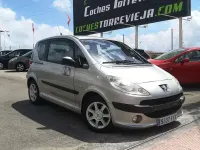 Usado Peugeot 1007 75 CV (55 kW) 2006 Gris Monovolumen