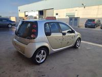 Usado Smart ForFour Passion 75 CV (55 kW) 2006 Amarillo Utilitario