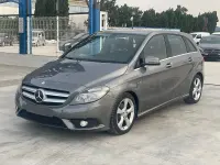 Usado Mercedes B180 109 CV (80 kW) 2012 Beige Monovolumen