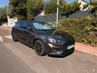 Usado Ford Focus ST-Line 125 CV (91 kW) 2020 Gris / plata Berlina