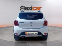 Usado Dacia Sandero 90 CV (66 kW) 2017 Blanco SUV
