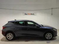 Usado Seat Leon Style 150 CV (110 kW) 2024 Gris / plata Berlina