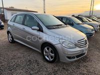 Usado Mercedes B200 140 CV (102 kW) 2005 Gris / plata Monovolumen