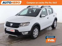 Usado Dacia Sandero Stepway 90 CV (66 kW) 2014 Blanco Utilitario