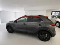 Usado Kia Stonic 100 CV (73 kW) 2019 Gris / plata SUV