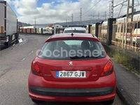 Usado Peugeot 207 75 CV (55 kW) 2008 Rojo Berlina