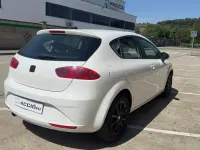 Usado Seat Leon Reference 105 CV (77 kW) 2012 Blanco
