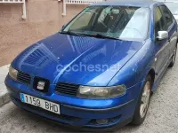Usado Seat Leon 110 CV (80 kW) 2001 Azul Utilitario