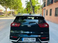 Usado Kia Niro 141 CV (103 kW) 2018 Negro SUV