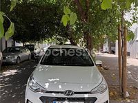 Usado Hyundai i20 75 CV (55 kW) 2018 Blanco Berlina