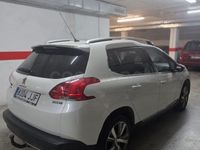 Usado Peugeot 2008 Allure 120 CV (88 kW) 2015 Blanco SUV