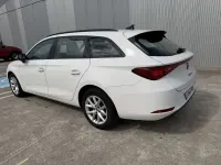 Usado Seat Leon ST Style 110 CV (80 kW) 2022 Blanco Familiar