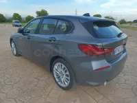 Usado BMW 118 Comfort Edition 150 CV (110 kW) 2021 Gris / plata Berlina