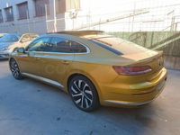 Usado VW Arteon R-line 150 CV (110 kW) 2018 Amarillo Utilitario