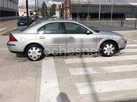 Usado Ford Mondeo Trend 125 CV (91 kW) 2001 Gris / plata Berlina