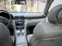Usado Mercedes C180 143 CV (105 kW) 2004 Gris / plata Berlina
