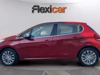 Usado Peugeot 208 Allure 82 CV (60 kW) 2017 Granate Utilitario