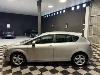 Usado Seat Leon Reference 105 CV (77 kW) 2010 Gris / plata Utilitario