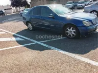 Usado Mercedes C270 Elegance 170 CV (125 kW) 2002 Azul Berlina