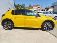 Usado Peugeot e-208 GT 100 kW (136 CV) 2021 Dorado Utilitario