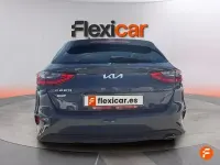 Usado Kia Ceed 136 CV (100 kW) 2023 Gris Utilitario
