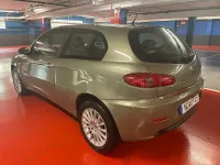 Usado Alfa Romeo 147 Distinctive 105 CV (77 kW) 2005 Beige Utilitario