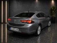 Usado Opel Insignia Innovation 136 CV (100 kW) 2020 Gris / plata Berlina