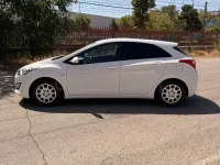 Usado Hyundai i30 100 CV (73 kW) 2015 Blanco Berlina