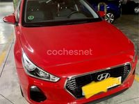 Usado Hyundai i30 120 CV (88 kW) 2017 Rojo Berlina