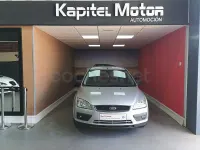 Używany Ford Focus Trend 100 KM (73 kW) 2005 Szary Sedan/Limuzyna