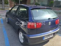 Usado Seat Ibiza Stella 75 CV (55 kW) 2000 Azul Utilitario