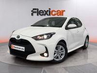 Usado Toyota Yaris Hybrid Style 116 CV (85 kW) 2022 Blanco Berlina