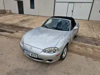 Usado Mazda MX5 110 CV (80 kW) 2002 Gris / plata Descapotable