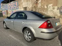 Usado Ford Mondeo Trend 115 CV (84 kW) 2003 Gris / plata Familiar