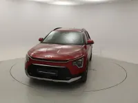 Usado Kia Niro 139 CV (102 kW) 2025 Rojo SUV