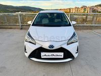 Usado Toyota Yaris Hybrid Advance 100 CV (73 kW) 2019 Blanco Berlina