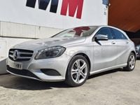 Usado Mercedes A180 Style 122 HP (89 kW) 2014 Cinzento Sedan