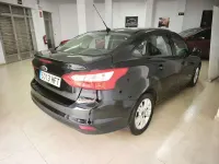 Usado Ford Focus Trend 114 CV (83 kW) 2011 Negro Berlina