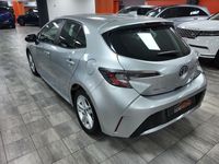 Usado Toyota Corolla Active 122 CV (89 kW) 2022 Gris / plata Berlina