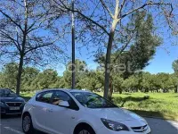 Usado Opel Astra Selective 115 CV (84 kW) 2015 Blanco Berlina