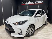 Usado Toyota Yaris Hybrid Active 116 CV (85 kW) 2023 Blanco Berlina