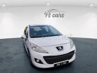Usado Peugeot 207 68 CV (50 kW) 2013 Blanco Berlina