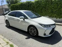 Usado Toyota Corolla Active 122 CV (89 kW) 2019 Blanco Berlina
