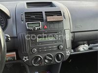 Usado VW Polo Highline 100 CV (73 kW) 2007 Negro Berlina
